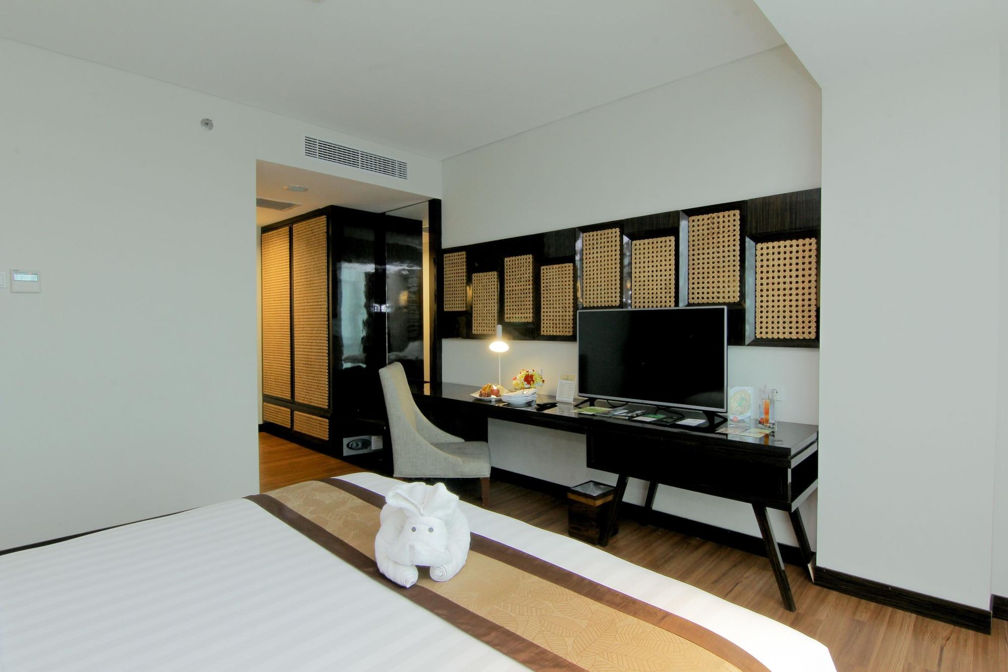 The Atrium Hotel & Resort Yogyakarta Melati Экстерьер фото
