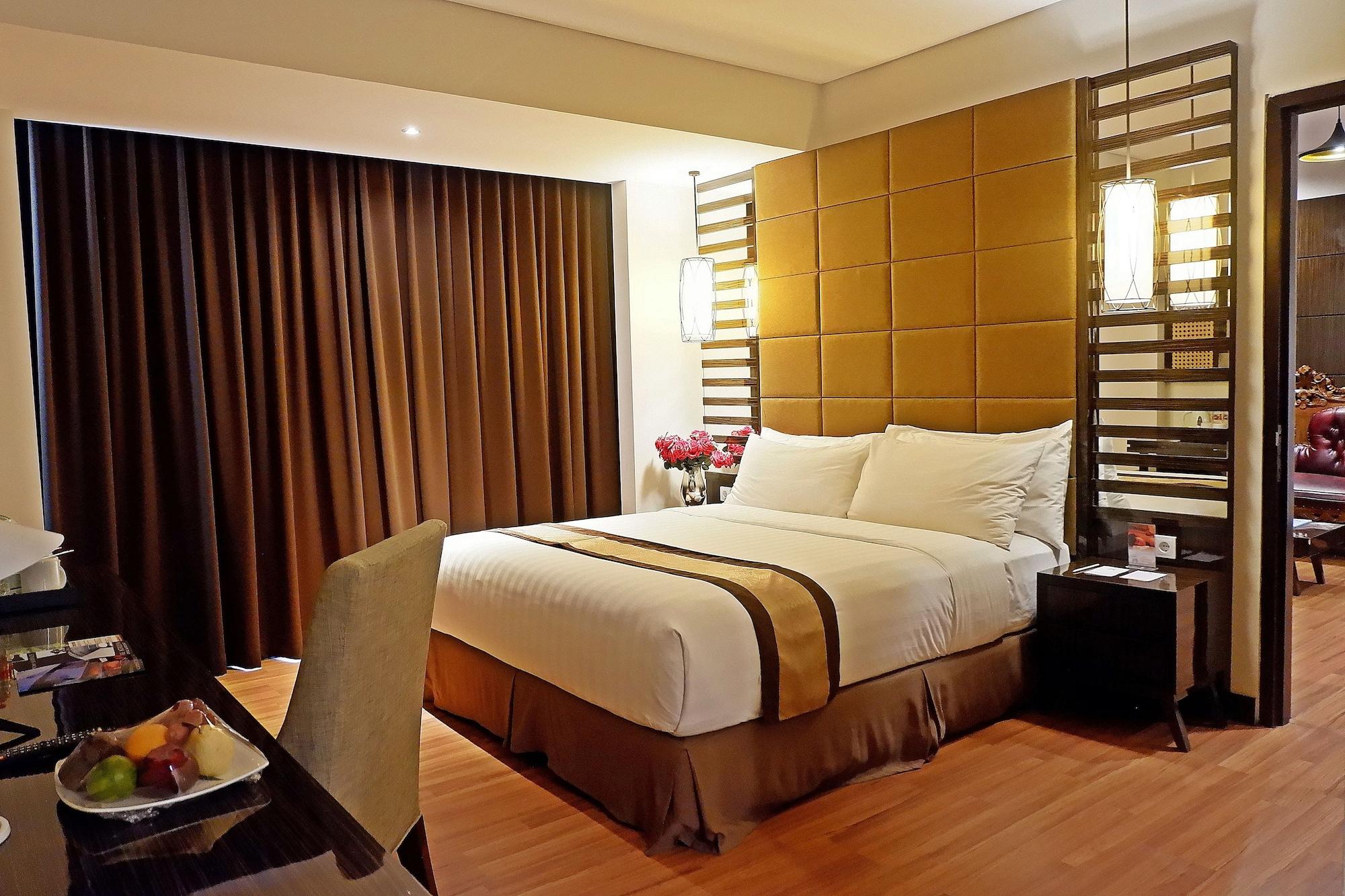 The Atrium Hotel & Resort Yogyakarta Melati Экстерьер фото
