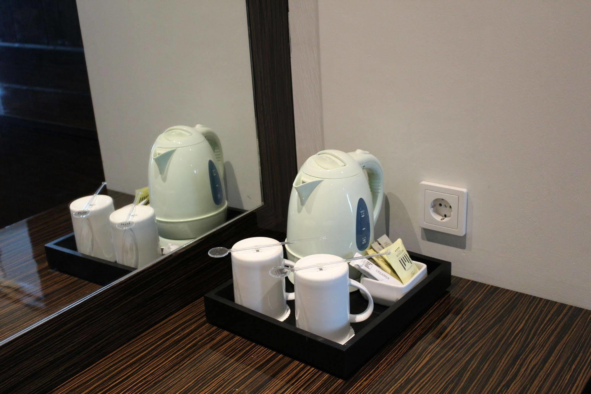 The Atrium Hotel & Resort Yogyakarta Melati Экстерьер фото