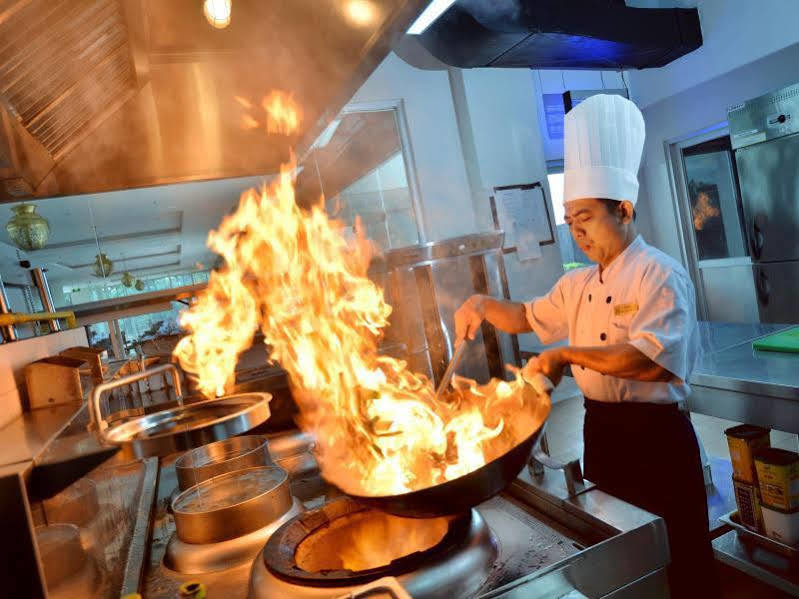 The Atrium Hotel & Resort Yogyakarta Melati Экстерьер фото